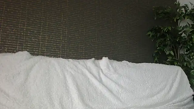 TinyBlair's cam snapshot