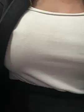 Isabella_Varella's cam snapshot