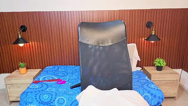 chanel_brunette's cam snapshot