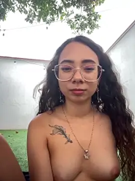 alicia-petite live sex cam