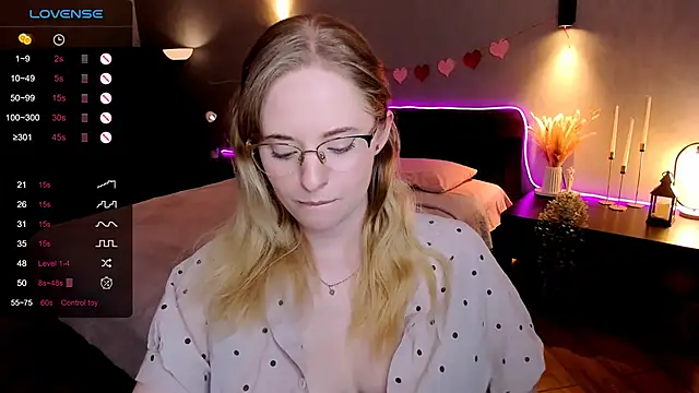 Aemilia_'s cam snapshot