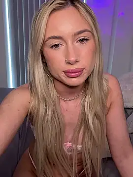 SexySaraxxoo's cam snapshot