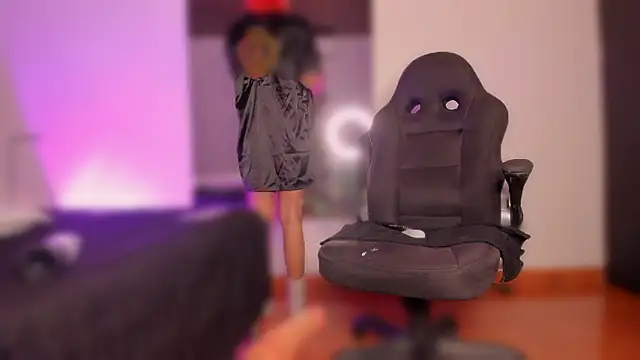 Emmily_Savage live sex cam