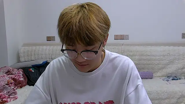 KK-cuteboy's cam snapshot