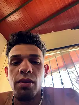 Valentino-elTuyo's cam snapshot