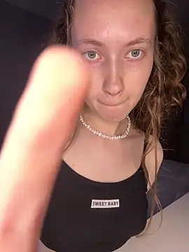 Holy_Poly's cam snapshot