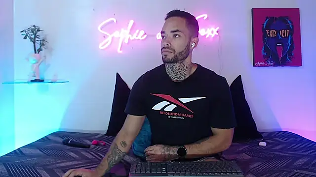 SophieFoxx17's cam snapshot