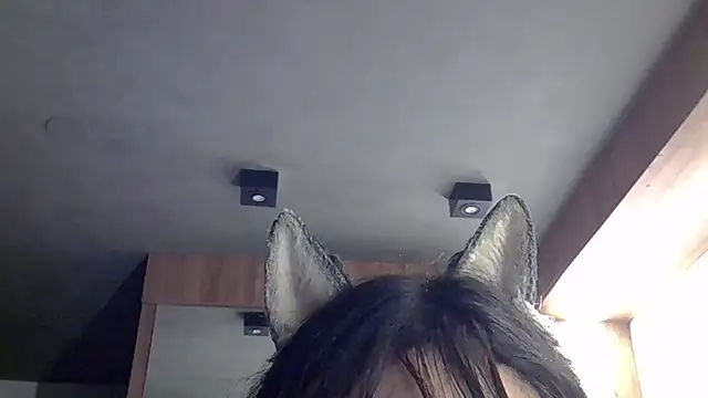 SkinnyKitten live sex cam