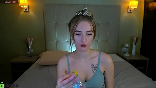 Stacy_River's cam snapshot