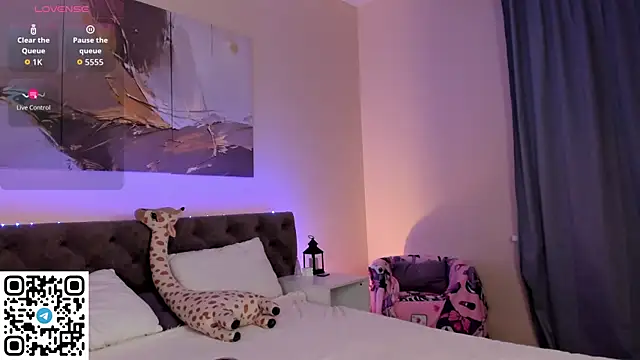 Linablueeyed's cam snapshot