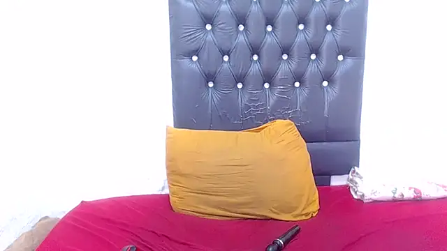 AUGUSTBLOOMxx's cam snapshot