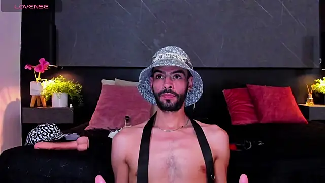 arcangel_harris's cam snapshot