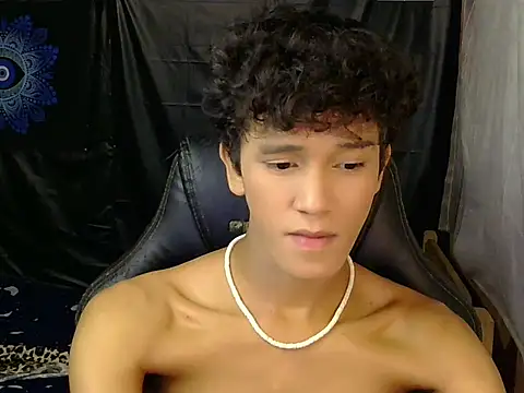 hugekenbigcock live sex cam