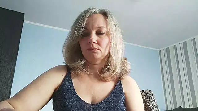 EdithManning's cam snapshot