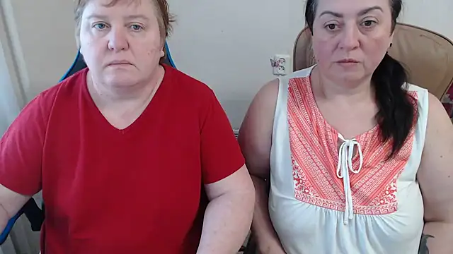 Bertie_Adeline's cam snapshot