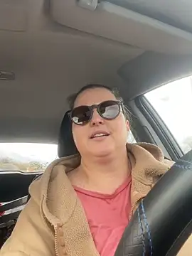 bea_french_curvy's cam snapshot