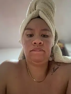 Emiily_lee live sex cam