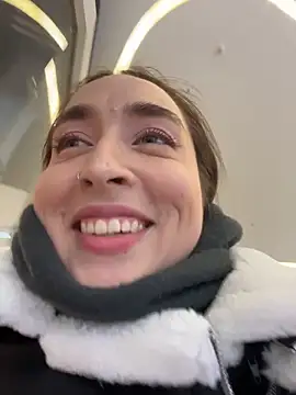 Holly_Play live sex cam