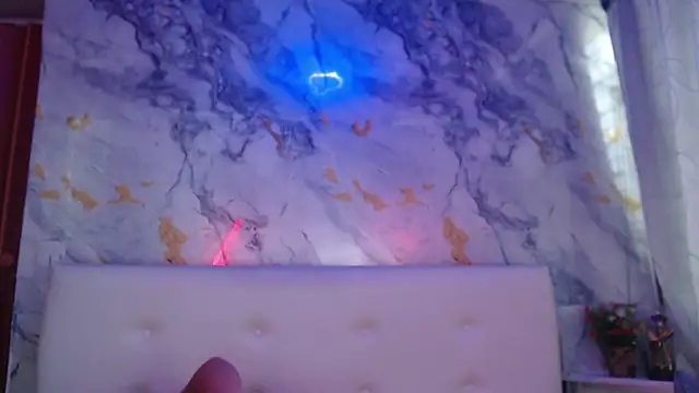 Nicolelewllss's cam snapshot