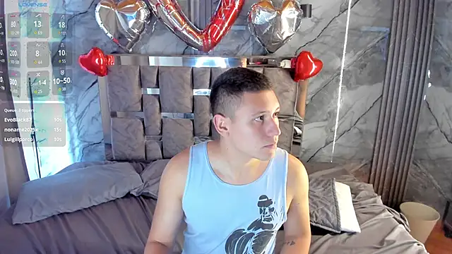 Manson_and_Zoe's cam snapshot