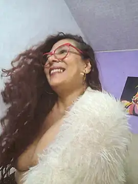 Scarlet_curly8a's cam snapshot