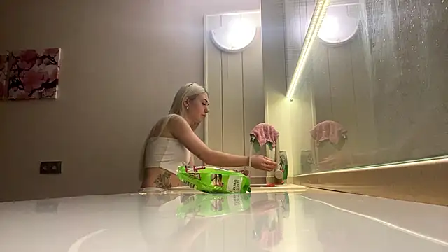 MyBabyAiko's cam snapshot