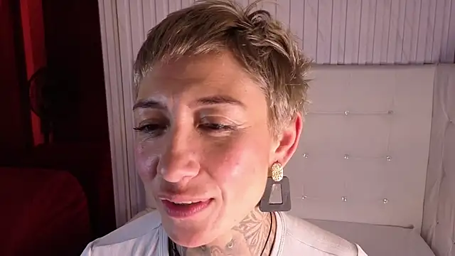 Everlyn_sexx's cam snapshot