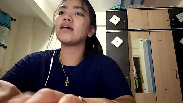 AntoninaDamewood live sex cam