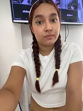 Emily_Harpeer's cam snapshot