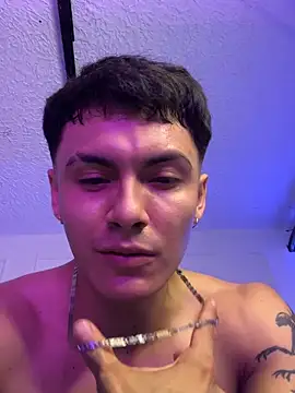 Leo_santoro's cam snapshot