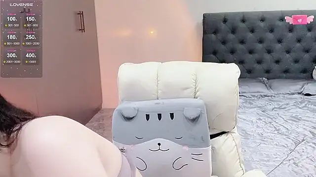 Lucii_baby live sex cam