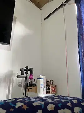 emmyjhonson07 live sex cam