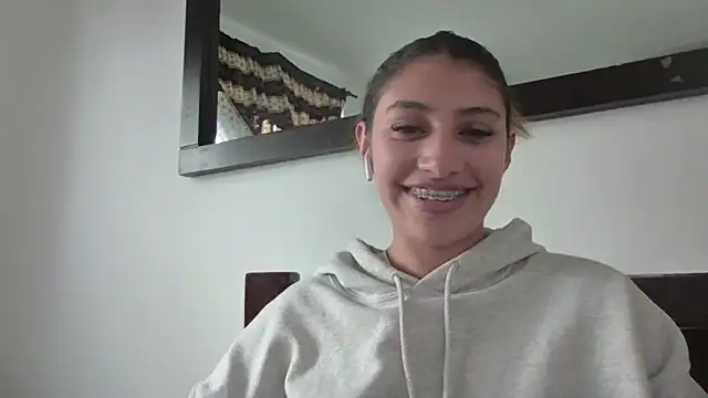 AliceTeenager___'s cam snapshot