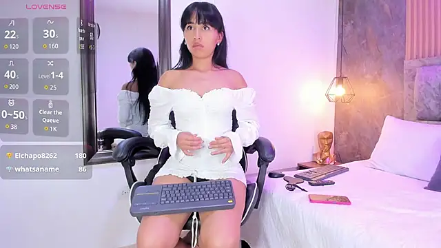 chloe_love__'s cam snapshot