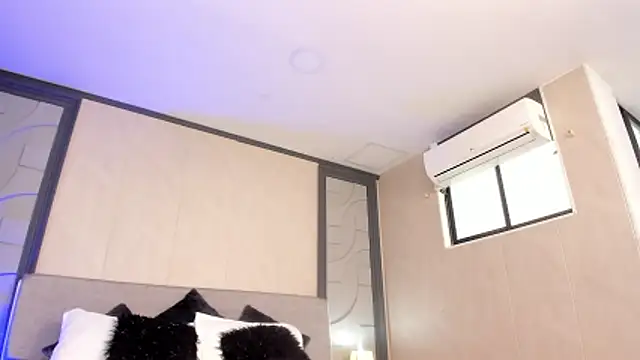 alicee_clark_'s cam snapshot