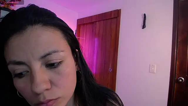 QueenRose94's cam snapshot