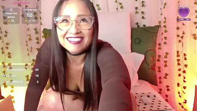 Alice-Lamore's cam snapshot