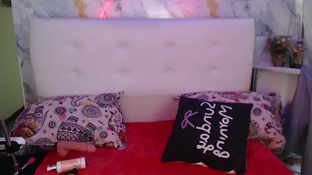 Nicolelewllss's cam snapshot