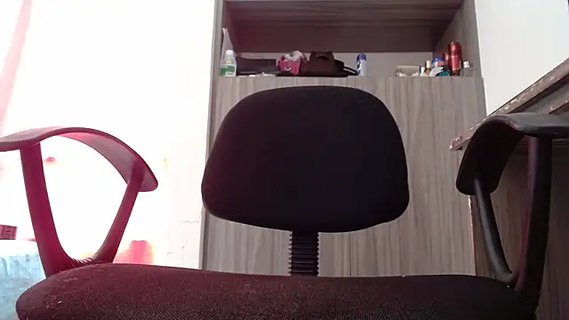 nicolle_milf1978's cam snapshot