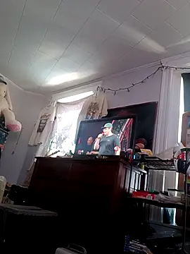 ChuckyyDee's cam snapshot