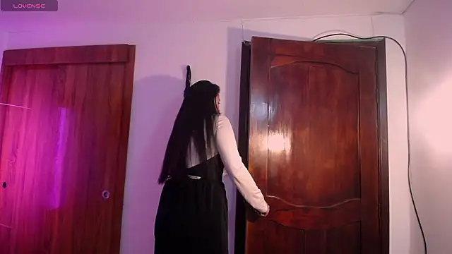 QueenRose94's cam snapshot