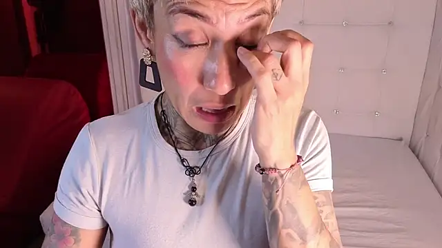 Everlyn_sexx's cam snapshot