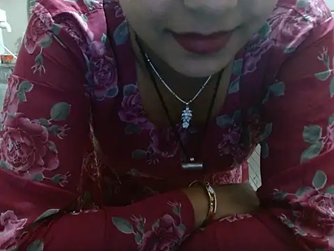 LovingPihu's cam snapshot