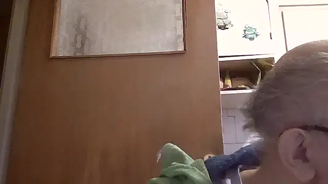 mariusica1@xh's cam snapshot