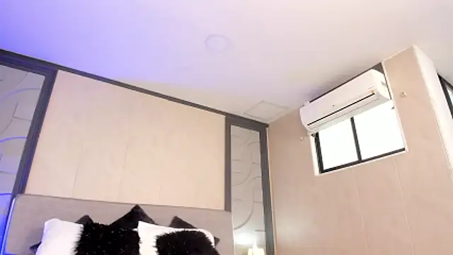 alicee_clark_'s cam snapshot