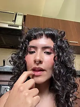 SugarTroubl33 live sex cam