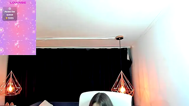 Afina_Youngful live sex cam