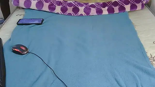 Dark-dindy18's cam snapshot