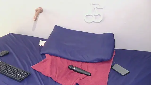 Serafynn's cam snapshot