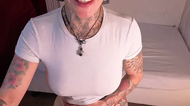 Everlyn_sexx's cam snapshot